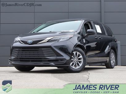 Used 2024 Toyota Sienna LE