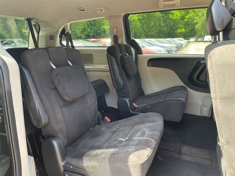 Used 2015 Dodge Grand Caravan SXT FWD image 12
