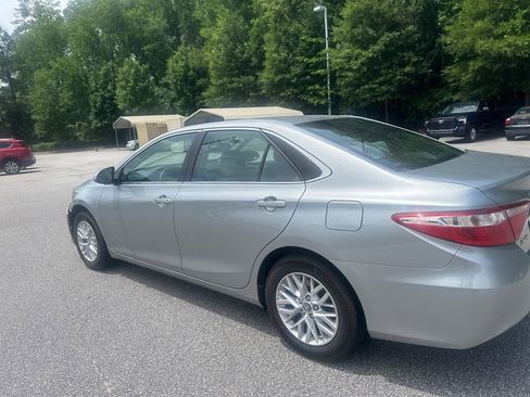 Used 2017 Toyota Camry LE FWD image 3