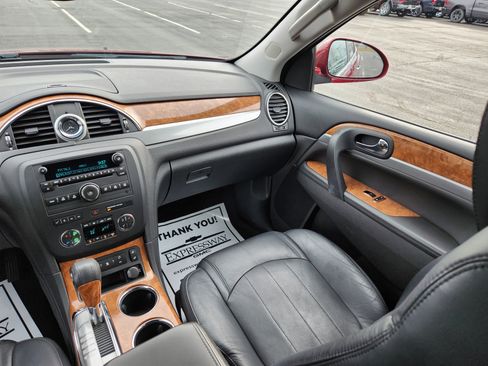 Used 2011 Buick Enclave CXL image 17