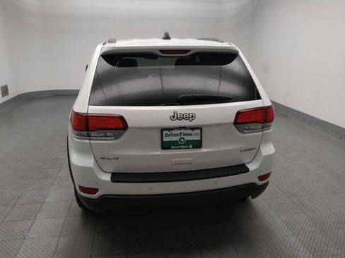 Used 2020 Jeep Grand Cherokee Laredo w/ 18" Wheel & 8.4" Radio Group AWD/4WD image 6