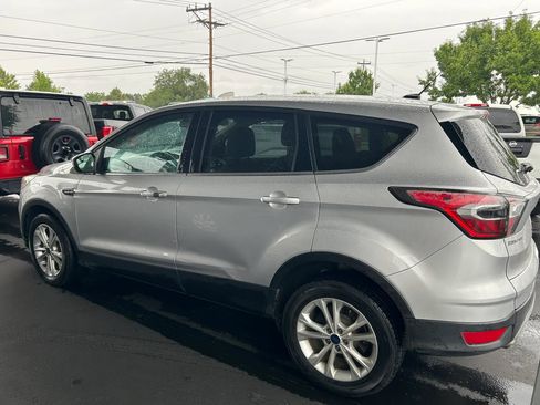 Used 2017 Ford Escape SE AWD/4WD image 6