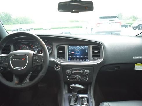 Used 2017 Dodge Charger SXT w/ AWD Plus Group image 41