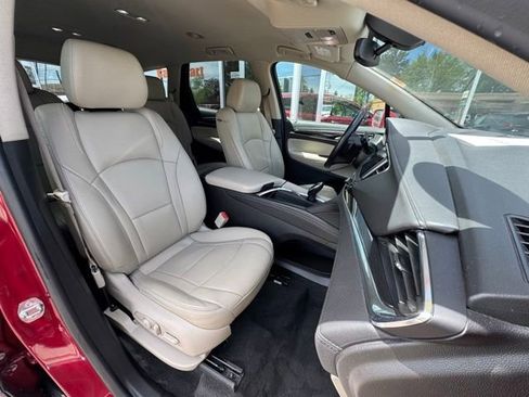 Used 2019 Buick Enclave Essence AWD/4WD image 11