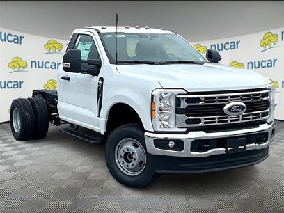 New 2025 Ford F350 XL w/ XL Chrome Package