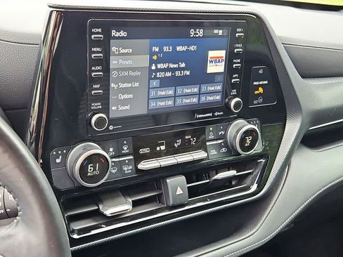 Used 2021 Toyota Highlander XSE FWD image 30