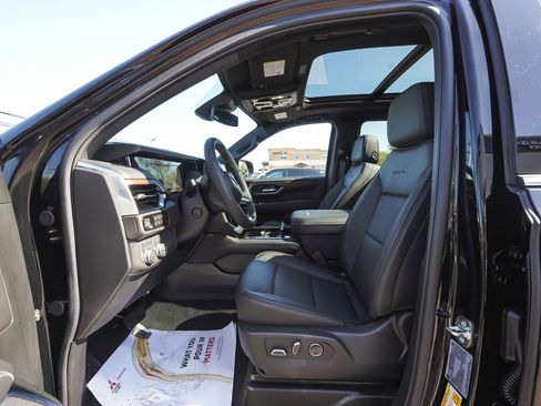 Used 2026 GMC Yukon XL Denali w/ Sun & Power Step Package AWD/4WD image 32