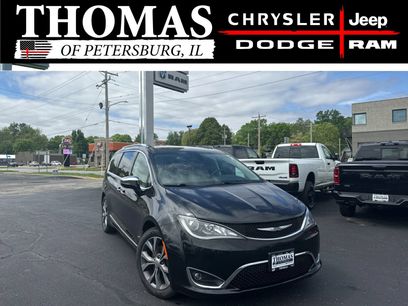 Used 2018 Chrysler Pacifica Limited w/ Tire & Wheel Group