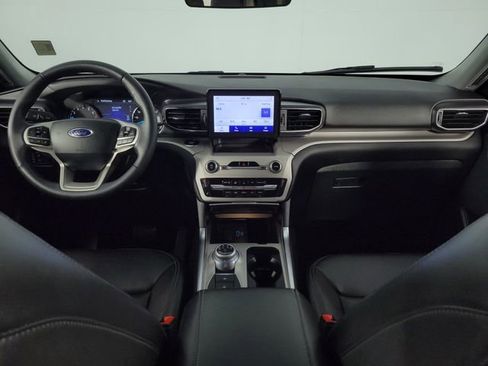 Used 2024 Ford Explorer XLT w/ Equipment Group 202A image 25
