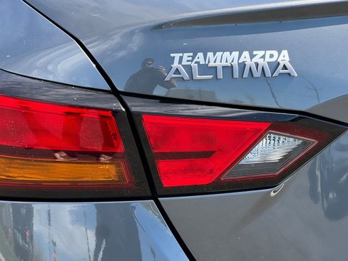 Used 2025 Nissan Altima 2.5 SV FWD image 23