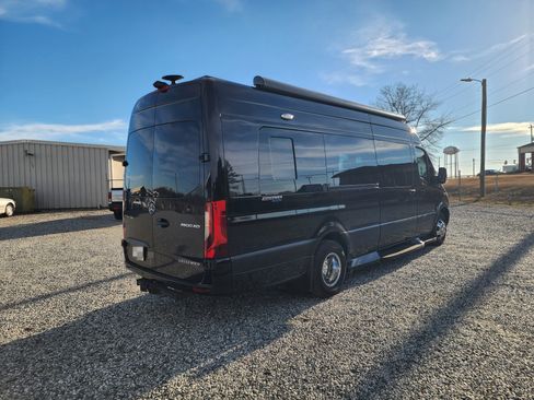 Used 2020 Mercedes-Benz Sprinter 3500 image 4