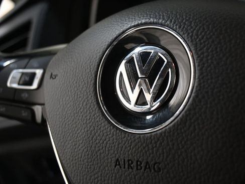 Used 2019 Volkswagen Jetta R-Line image 25