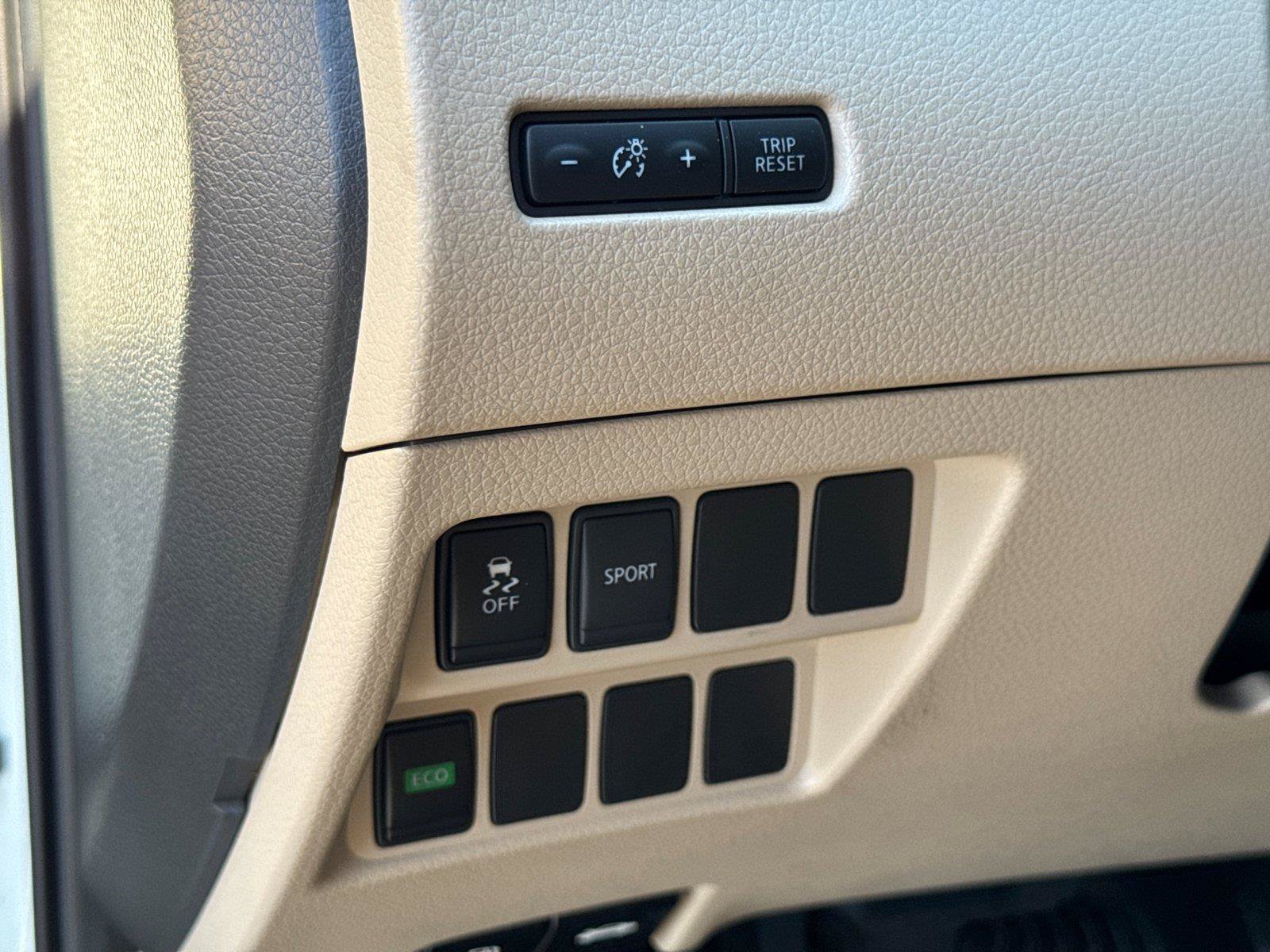 Used 2016 Nissan Rogue SV FWD image 27