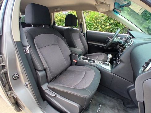 Used 2012 Nissan Rogue SV FWD image 17