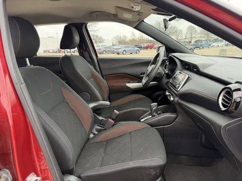 Used 2020 Nissan Kicks SR image 26