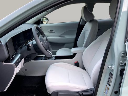 Used 2026 Hyundai Kona SE FWD image 8