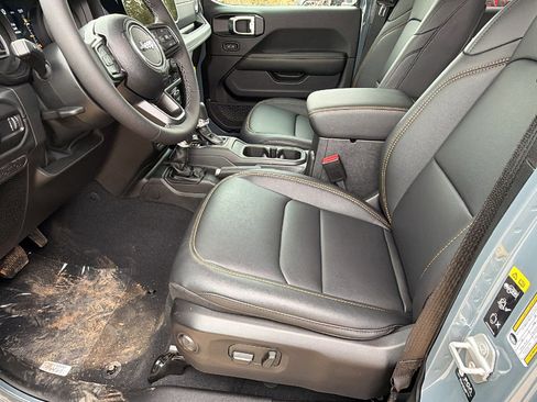 New 2026 Jeep Gladiator Sport image 16