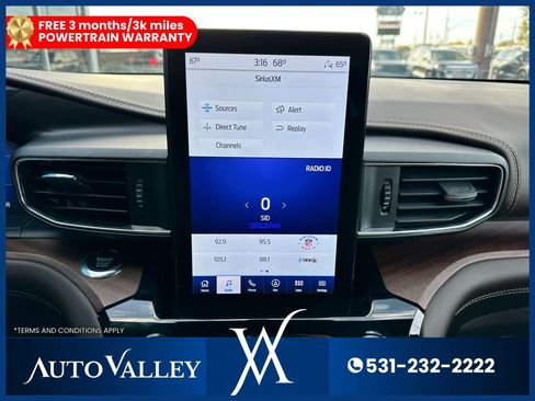 Used 2022 Ford Explorer King Ranch w/ Premium Technology Package image 42