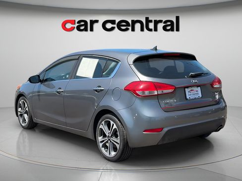 Used 2016 Kia Forte EX FWD image 3