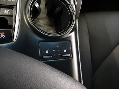 Used 2018 Toyota Camry LE image 20