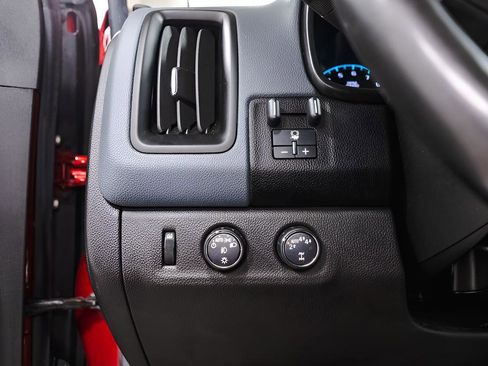 Used 2021 Chevrolet Colorado Z71 AWD/4WD image 19