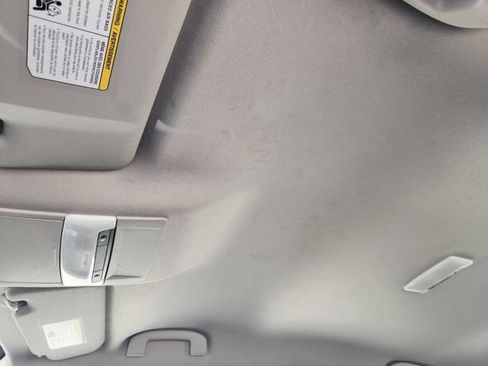 Used 2025 Nissan Sentra SR FWD image 25