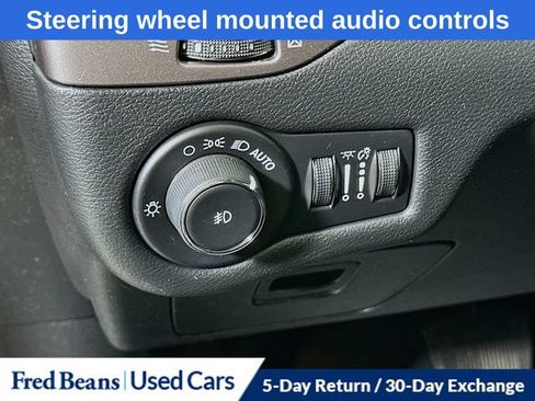 Used 2019 Jeep Cherokee Latitude Plus w/ Cold Weather Group AWD/4WD image 15