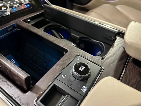 Used 2022 Lincoln Navigator Reserve w/ Monochromatic Package image 18