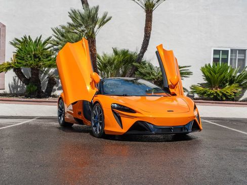 New 2026 McLaren Artura Spider RWD image 30