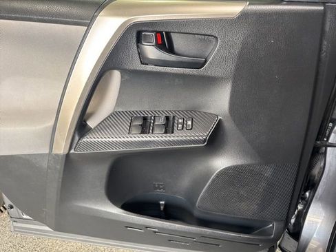 Used 2015 Toyota RAV4 LE image 19