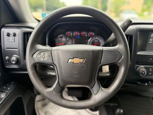 Used 2018 Chevrolet Silverado 1500 Custom w/ Custom Value Package AWD/4WD image 22