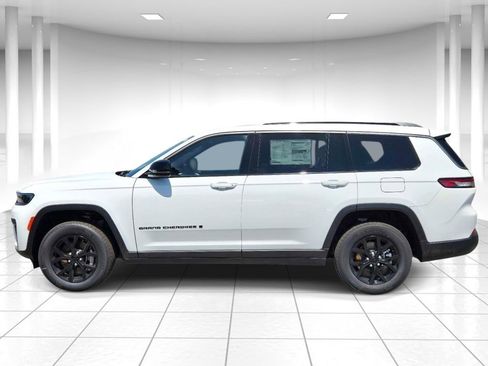New 2026 Jeep Grand Cherokee L 4WD image 6