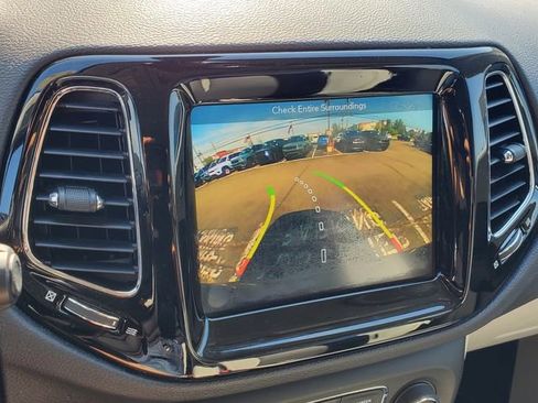 Used 2018 Jeep Compass Limited w/ Navigation Group AWD/4WD image 12