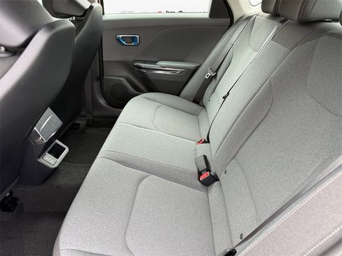 New 2025 Kia K4 LXS image 13