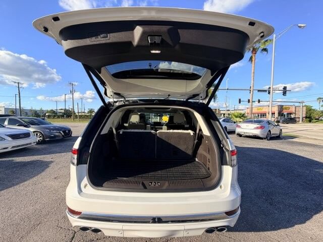 Used 2022 Lincoln Aviator Black Label Grand Touring w/ Class IV Trailer Tow Package AWD/4WD image 18