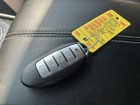Used 2023 Nissan Altima 2.5 SV FWD image 8