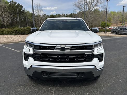 Used 2024 Chevrolet Silverado 1500 LT image 2