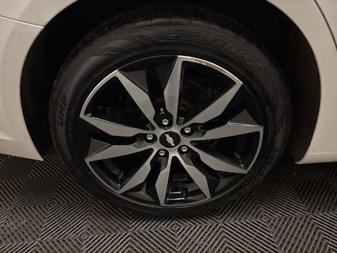 Used 2018 Chevrolet Malibu LT FWD image 25