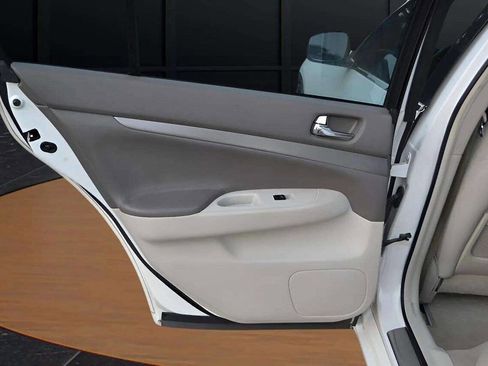 Used 2013 INFINITI G37 Journey w/ Premium Pkg image 22