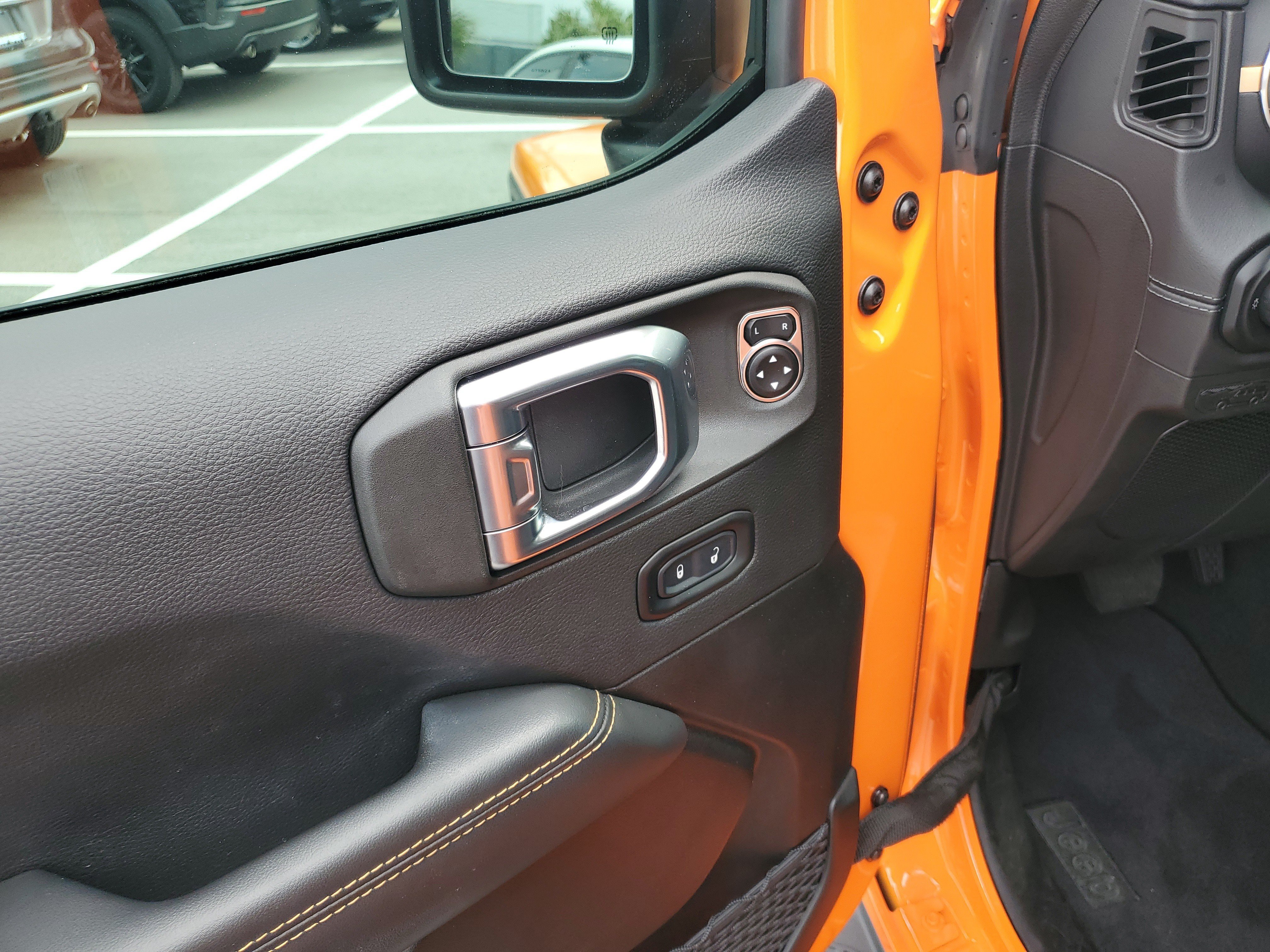 Used 2025 Jeep Gladiator Sport AWD/4WD image 12