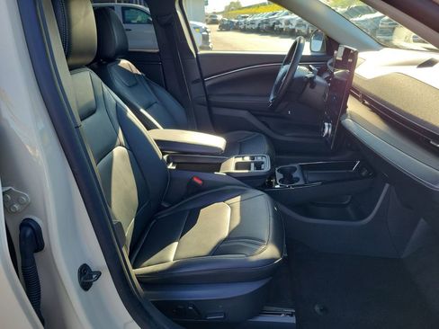 Used 2025 Ford Mustang Mach-E Premium image 18