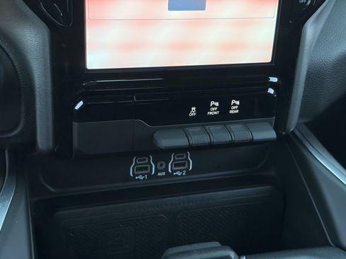 Used 2025 RAM 1500 Big Horn AWD/4WD image 23