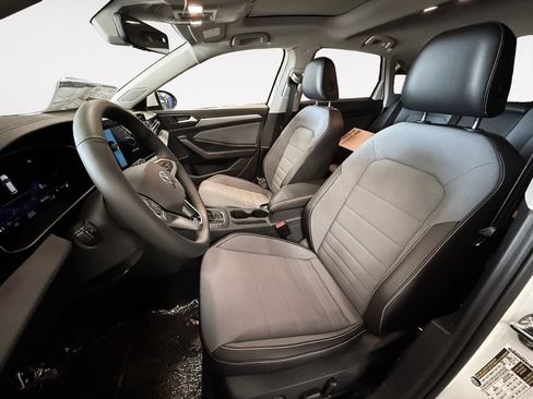 New 2026 Volkswagen Jetta SE FWD image 11