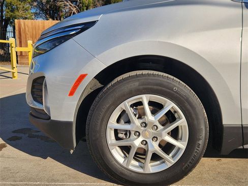 Used 2022 Chevrolet Equinox LT image 9
