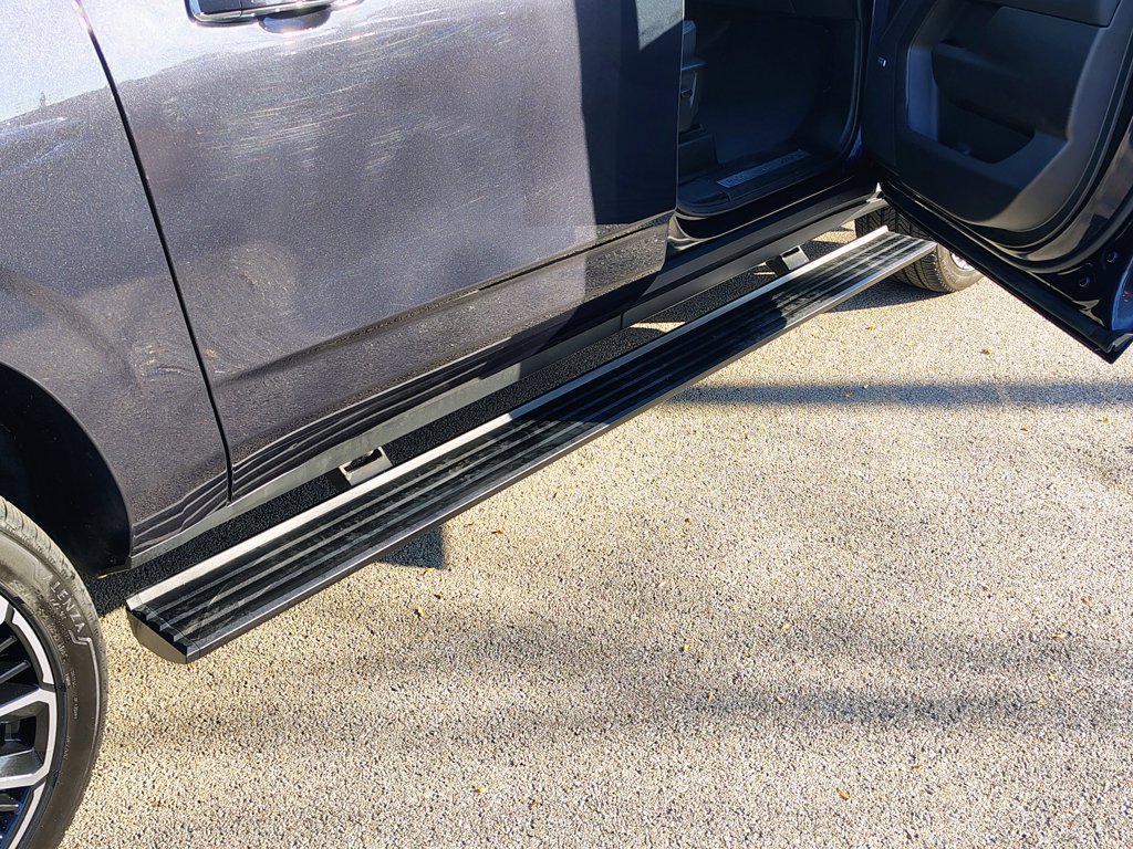 Used 2025 Chevrolet Suburban High Country AWD/4WD image 17