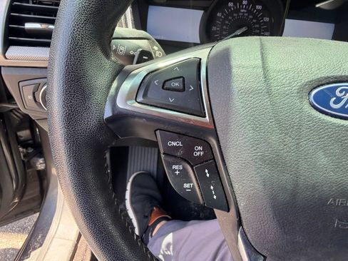 Used 2019 Ford Fusion SE w/ Equipment Group 151A FWD image 19