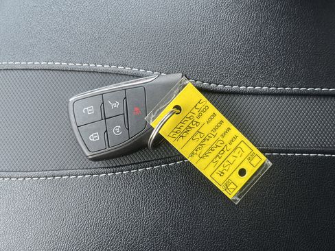 Used 2025 Chevrolet Traverse RS w/ LPO, Floor Liner Package image 41