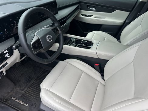 Used 2025 Nissan Murano SV AWD/4WD image 9