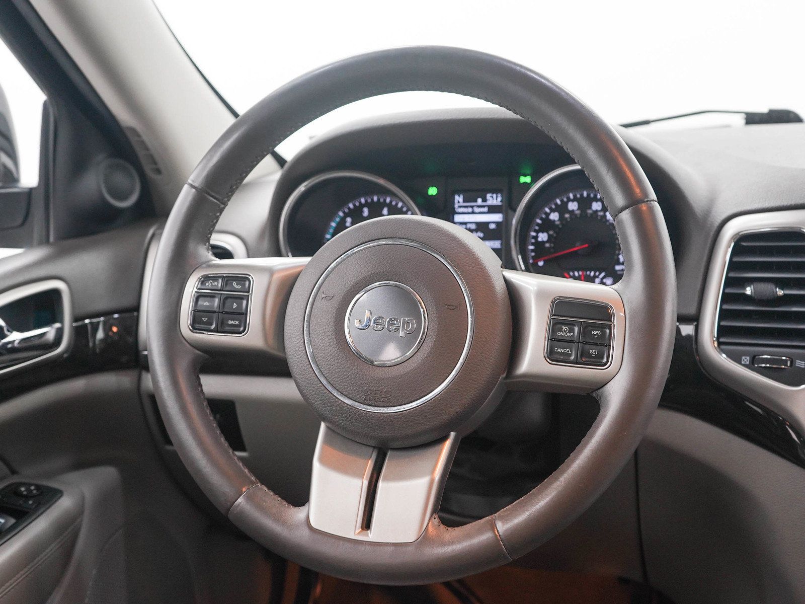 Used 2013 Jeep Grand Cherokee Laredo AWD/4WD image 17
