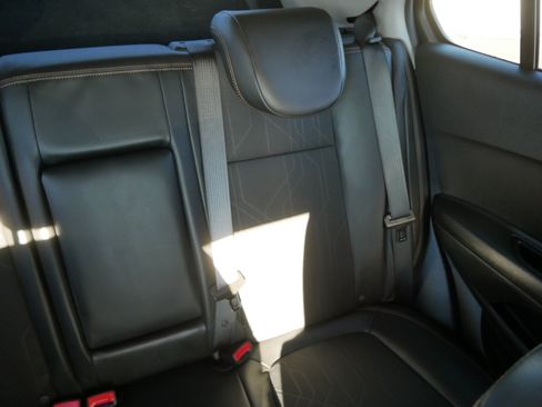 Certified 2022 Chevrolet Trax LT w/ LT Convenience Package image 14